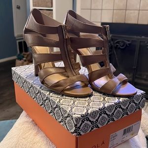 Isola Steffi Whiskey Leather Zip-up Caged High Heel Sandals size 10